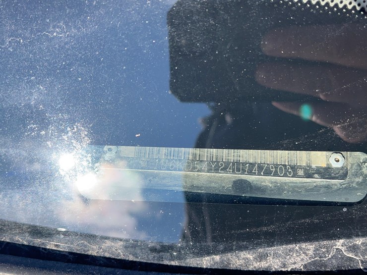 2004-cadillac-deville-sedan-image-16