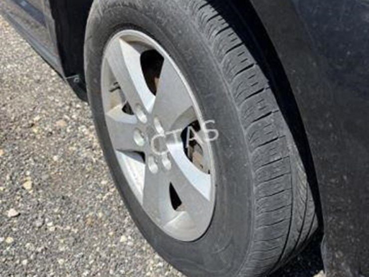 2012-dodge-journey-sxt-image-4