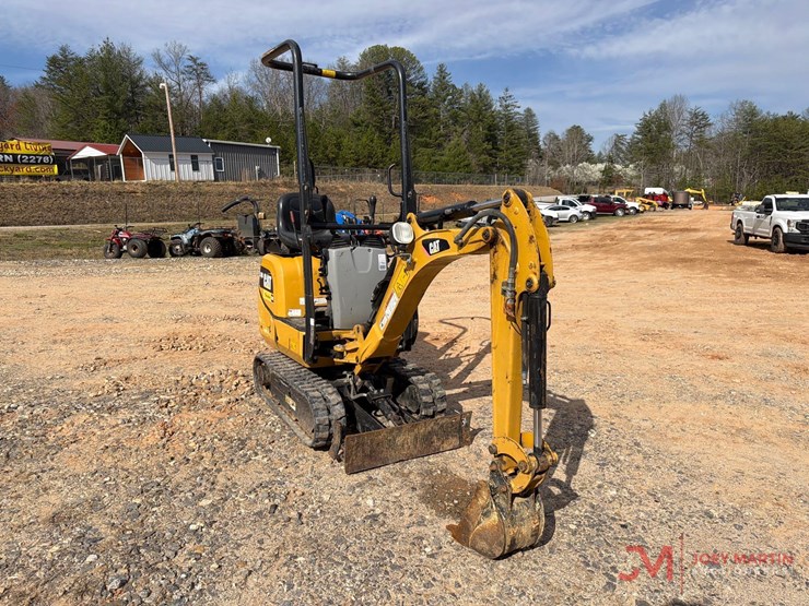 2018-caterpillar-300.9d-image-4