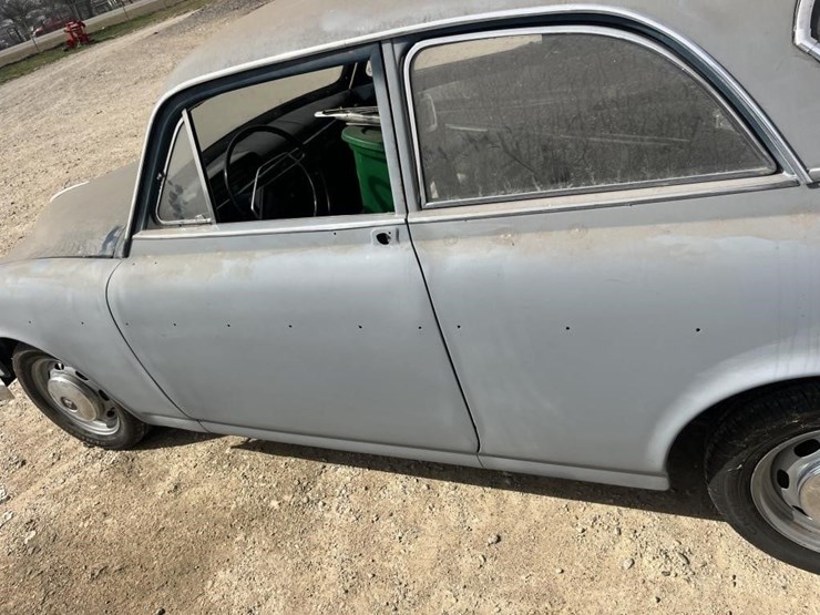 l3---1967-volvo-amazon-image-3