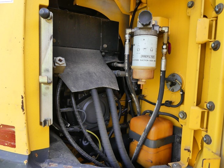 komatsu-pc138us-image-10