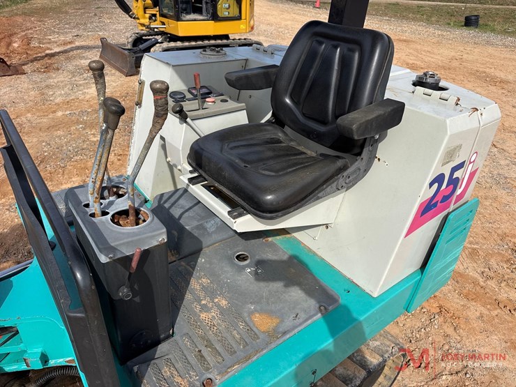 ihi-25gx2-mini-excavator-image-17