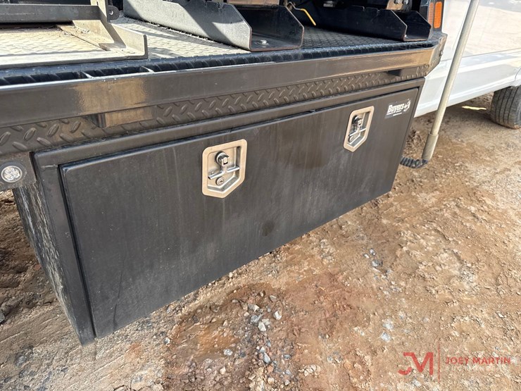 2020-ford-f350-xl-image-18