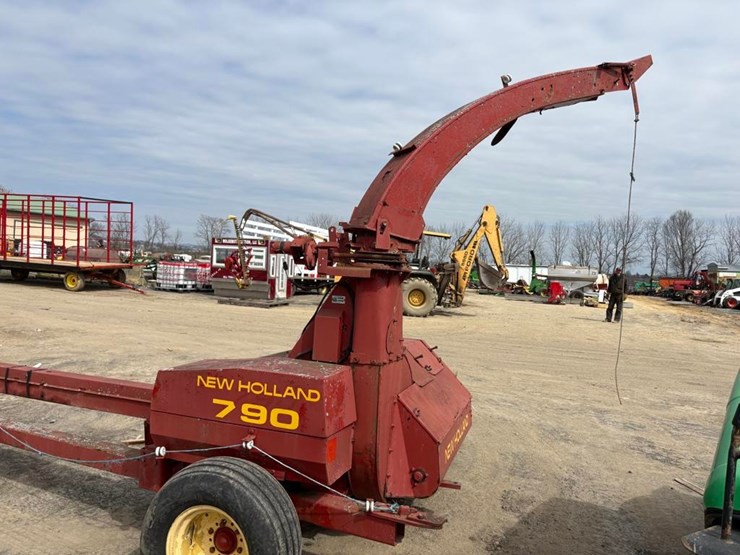 new-holland-790-image-4