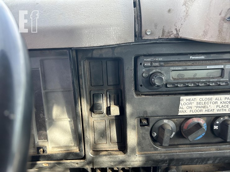 2002-international-4700-image-31