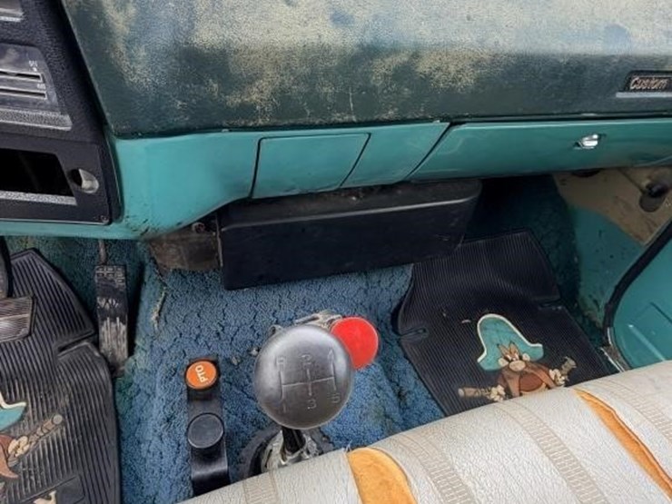 l2---1974-gmc-6500-grain-truck-image-13