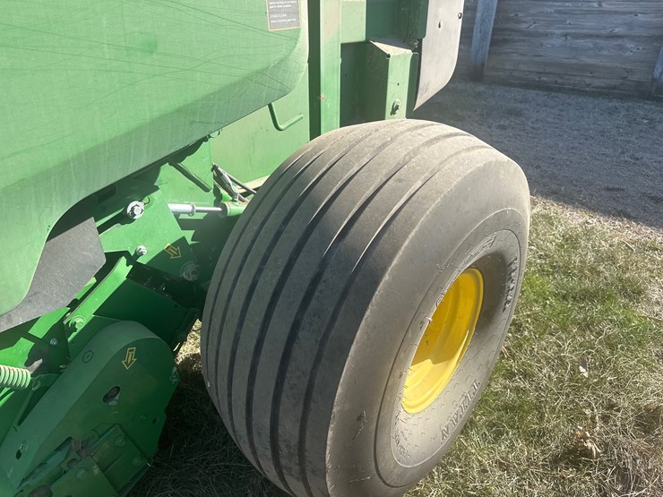 2021-john-deere-560m-image-7