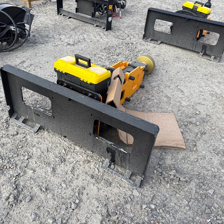 #2077 • Unused GIYI D680 Skid Steer Pile Hammer DZC680251340 INV# 42020