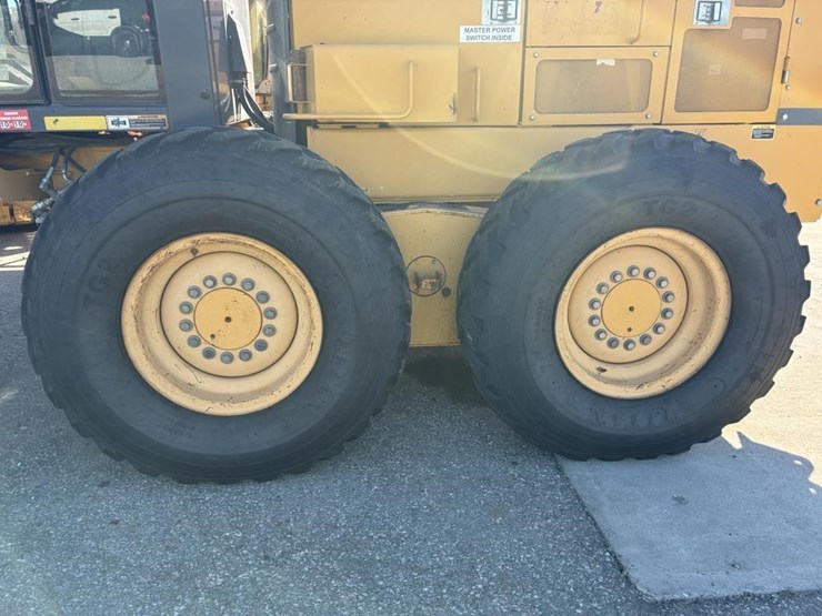 2008-deere-772d-image-8