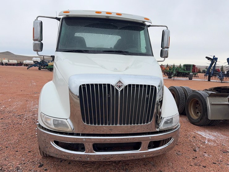 international-8600-image-6