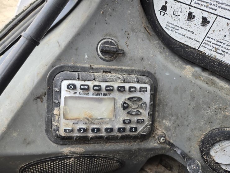 bobcat-s750-image-21