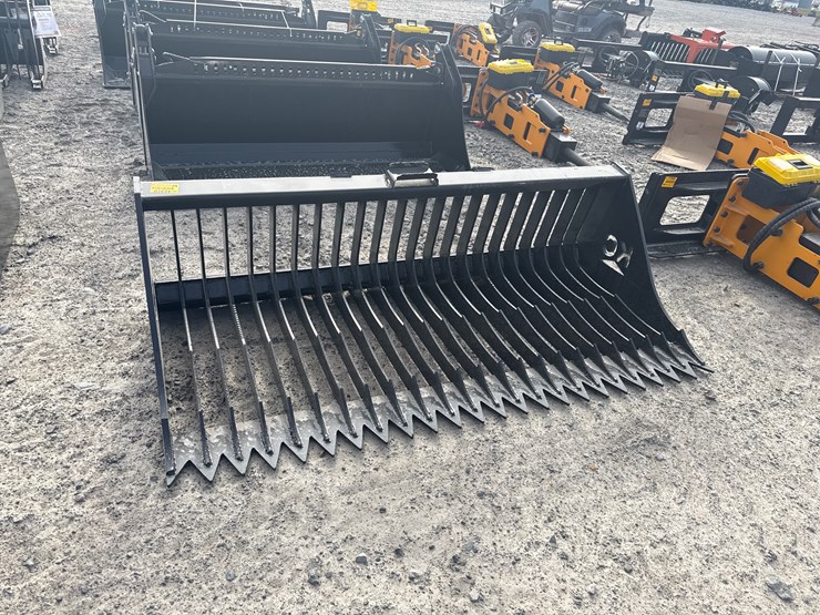 #2084-•-unused-72"-high-side-skid-steer-bucket-inv#-42378-image-1