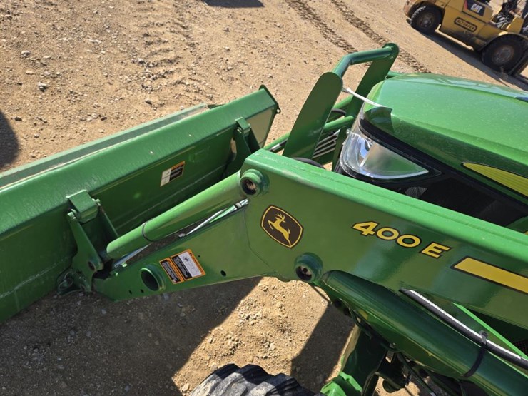 john-deere-4052m-image-5
