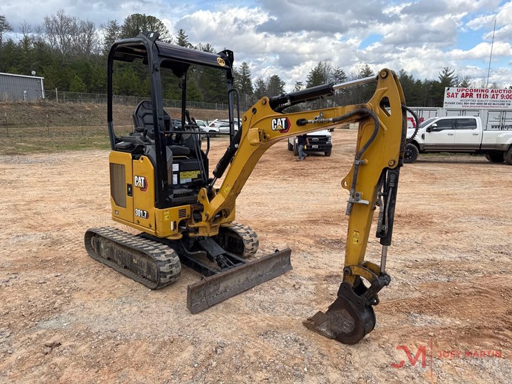 2024-caterpillar-301.7-image-3