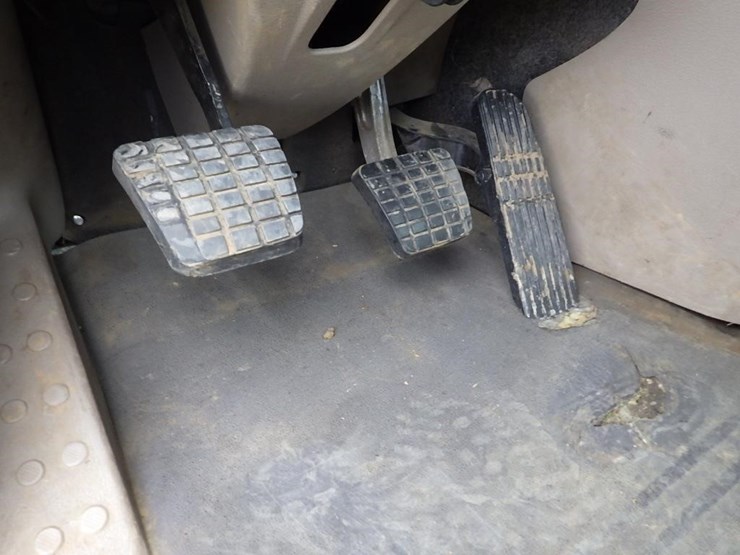 2016-freightliner-cascadia-125-image-32