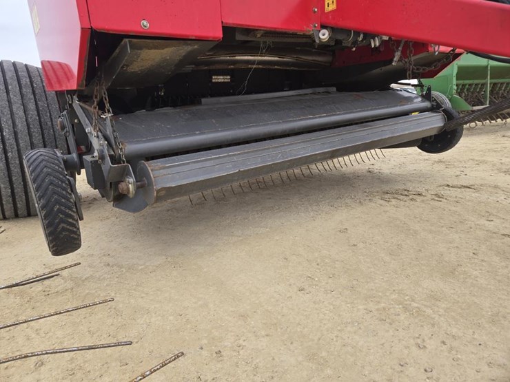 2011-massey-ferguson-2856-image-4