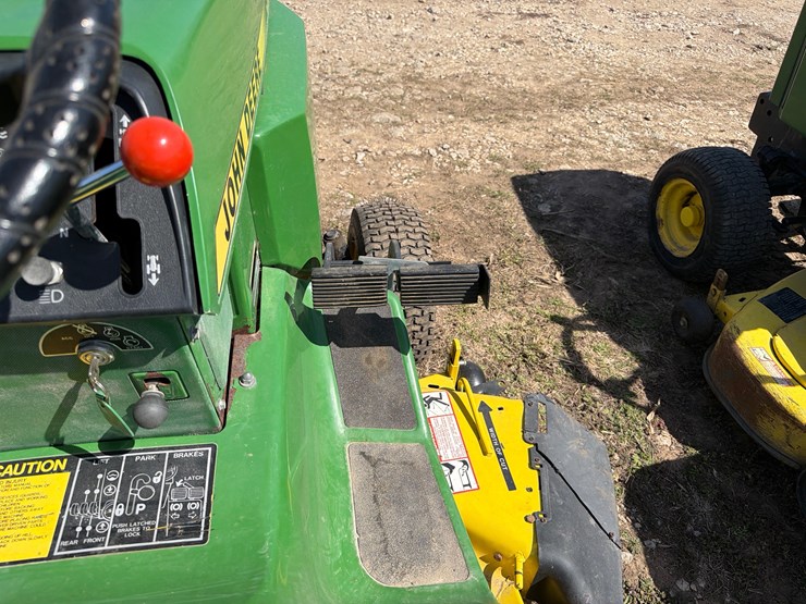 john-deere-322-image-11