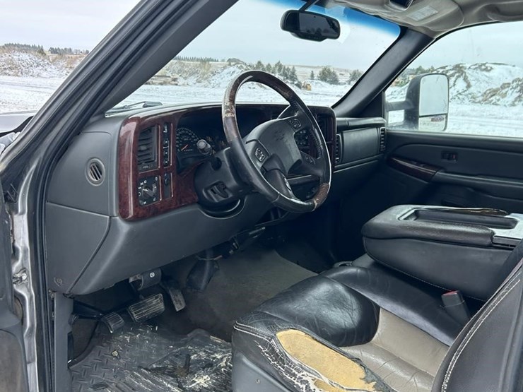 2007-chevrolet-silverado-2500hd-image-14