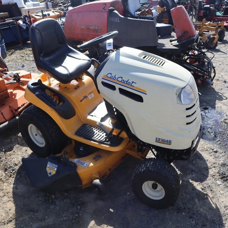 CUB CADET LT1045