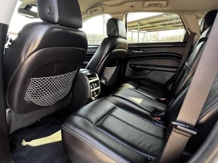 2013-cadillac-srx-image-10