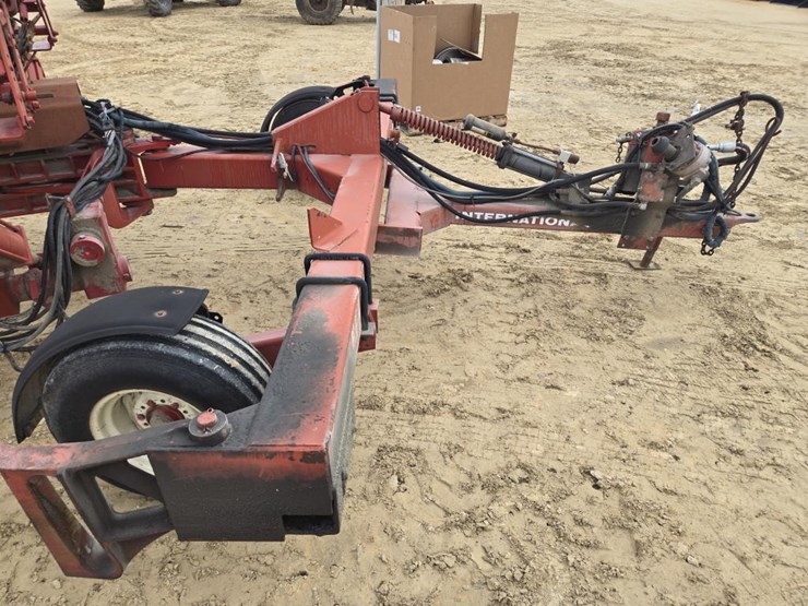 international-800-image-17