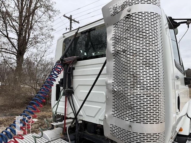 2010-international-prostar-image-7