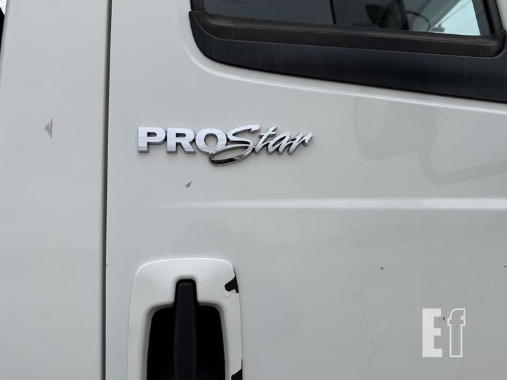 2010-international-prostar-image-8