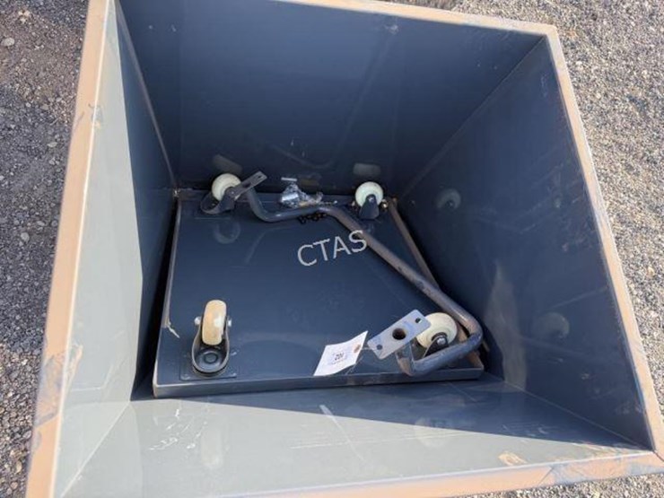 #102-•-mobile-self-loading-dumping-hoppers-image-2