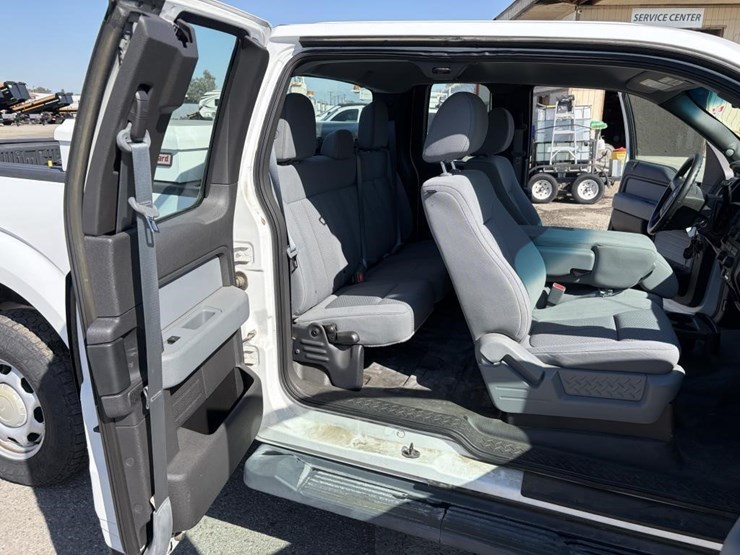 2014-ford-f150-xl-image-10