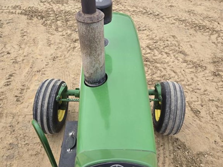 john-deere-3010-image-11