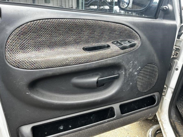 2000-dodge-ram-2500-image-21