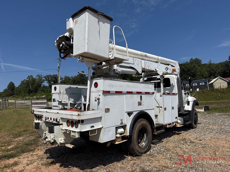 2011-international-7400-image-3