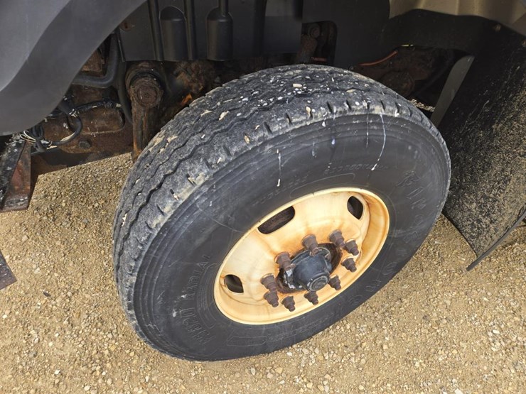 2014-international-7400-image-17