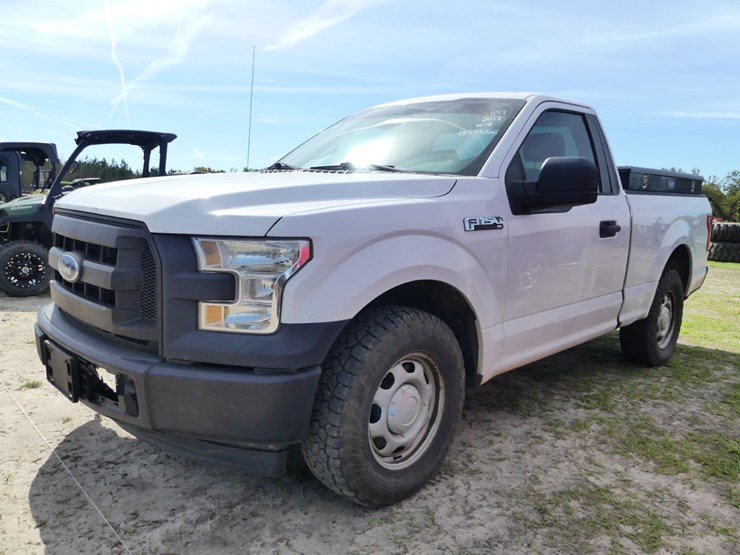 2017-ford-f150-xl-image-2
