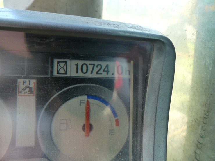 2012-deere-120d-image-14