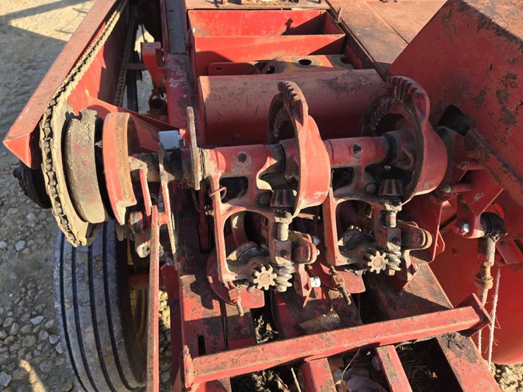 new-holland-269-image-7