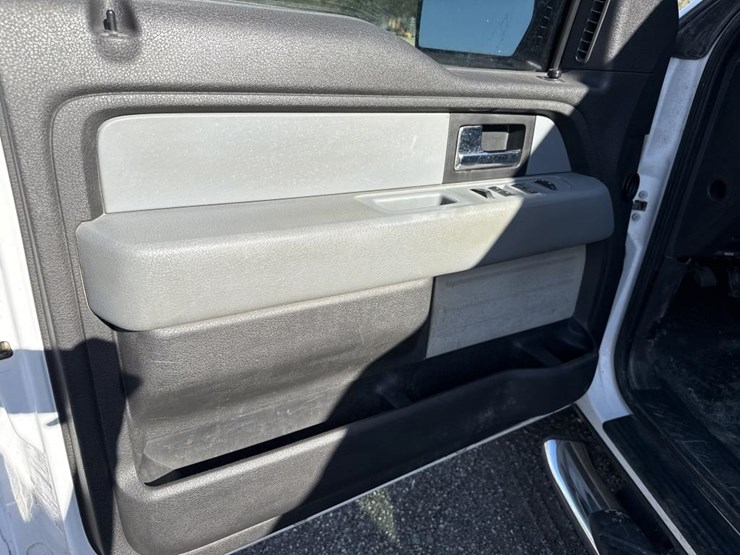 2013-ford-f150-xl-image-15