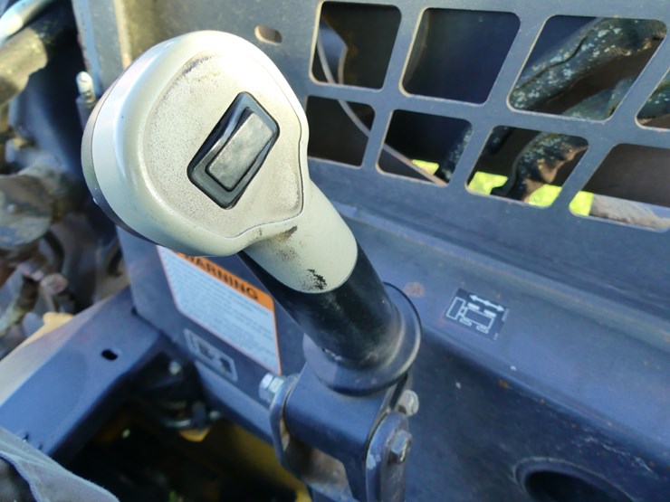 new-holland-l180-image-13