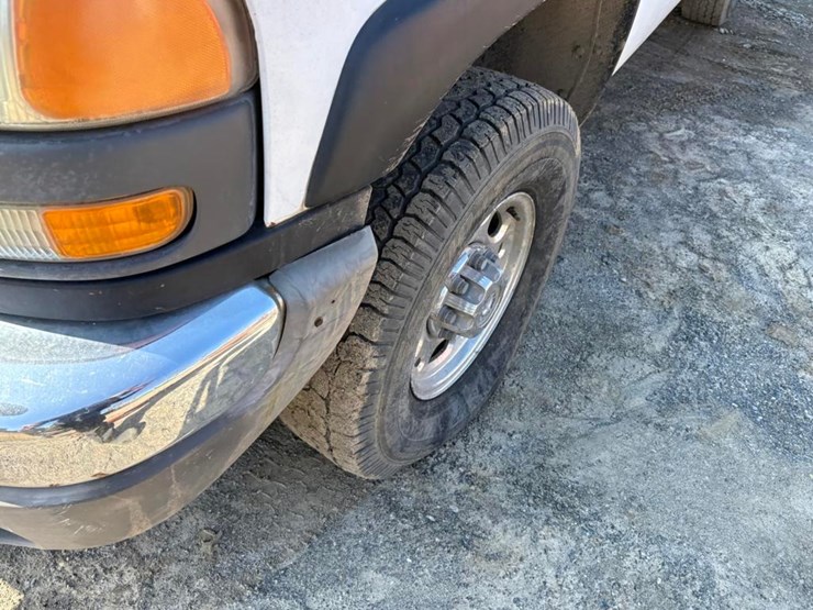 2005-chevrolet-2500-image-11