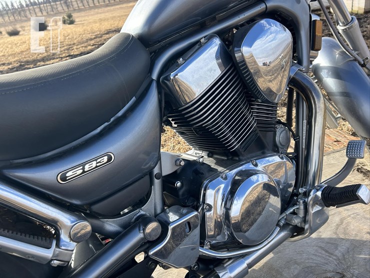 2005-suzuki-boulevard-s83-image-17