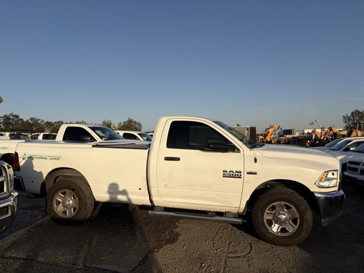 2016-dodge-2500-image-8