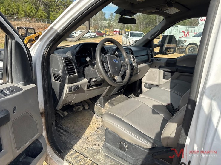 2020-ford-f350-xl-image-23