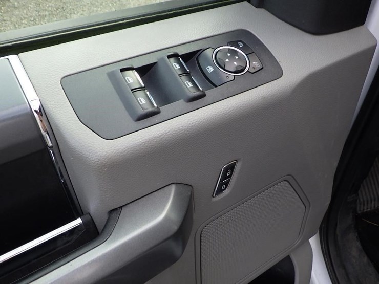 2016-ford-f150-image-25