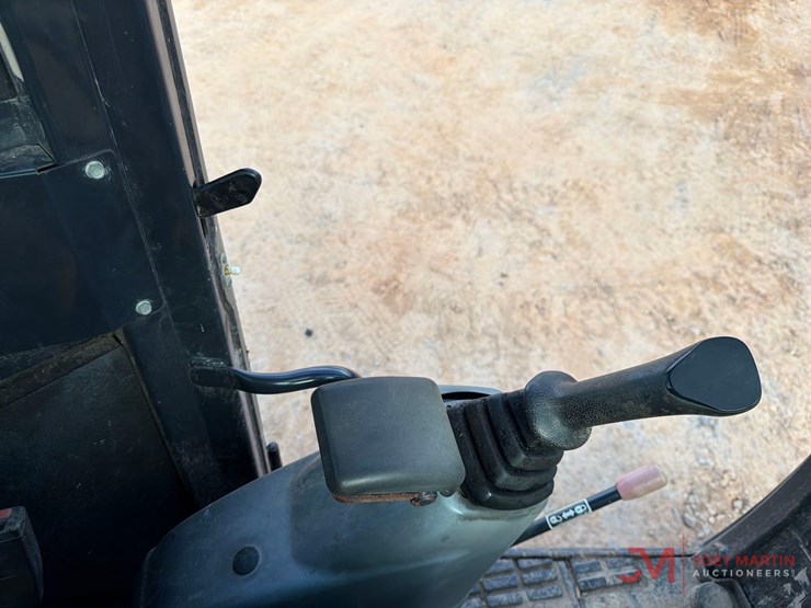 yanmar-vio80-1a-image-17