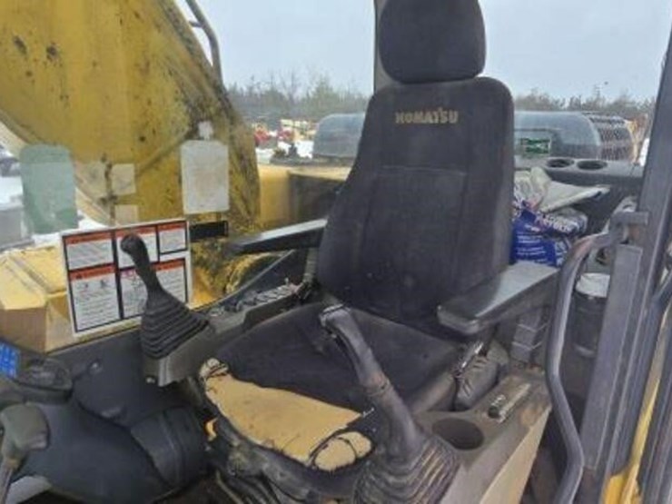 2007-komatsu-pc270-lc-8-image-40