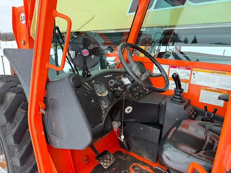 2008-jlg-g10-55a-image-41