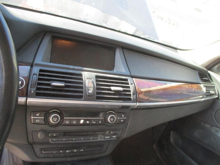 2011-bmw-x5-image-14