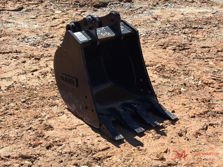 unused-sany-18'-excavator-tooth-bucket-image-1