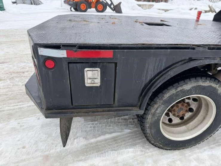 2009-ford-f650-xlt-image-28