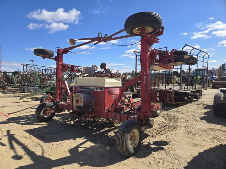 international-800-image-1